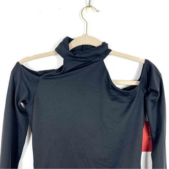 Alix NYC Leona Cold-shoulder Stretch jersey Thong Bodysuit in black size M - Picture 3 of 9